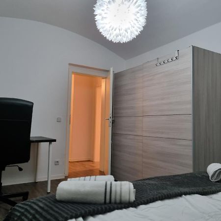 R&E Apartment Chemnitz Buitenkant foto