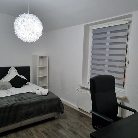 R&E Apartment Chemnitz Buitenkant foto